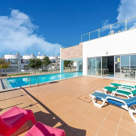 Stunning With Shared Overflow Pool Holiday home *