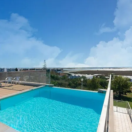 Stunning With Shared Overflow Pool Holiday home Fuzeta
