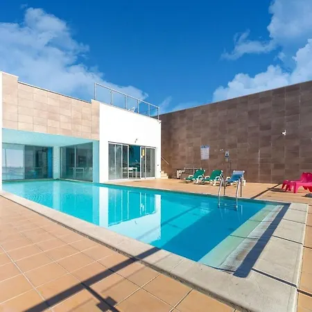 Stunning With Shared Overflow Pool Holiday home *