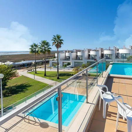 An Idyllic Algarve By The Water Nyaraló *