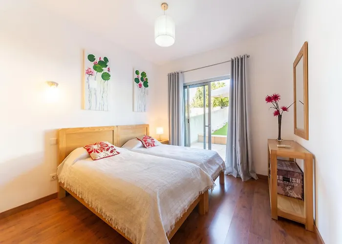 An Idyllic Algarve By The Water *