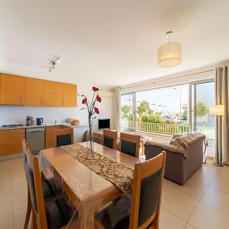 An Idyllic Algarve By The Water Feriehus Fuzeta