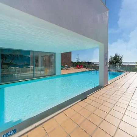 An Idyllic Algarve By The Water Feriehus