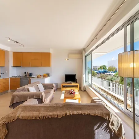 Feriehus An Idyllic Algarve By The Water