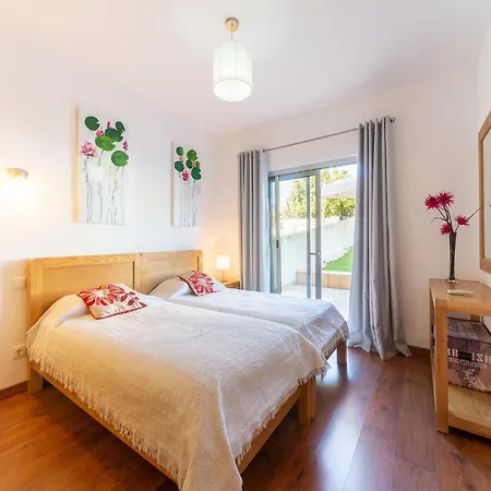 An Idyllic Algarve By The Water *